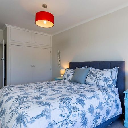 Seaview Apartment Picton Buitenkant foto